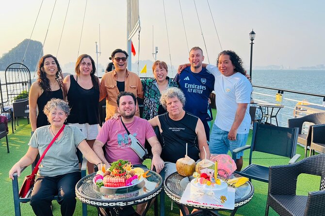 Hanoi : Halong Bay 7-Hour Luxury Cruise with Limousine Transfer - Ti Top Island for swimming and views