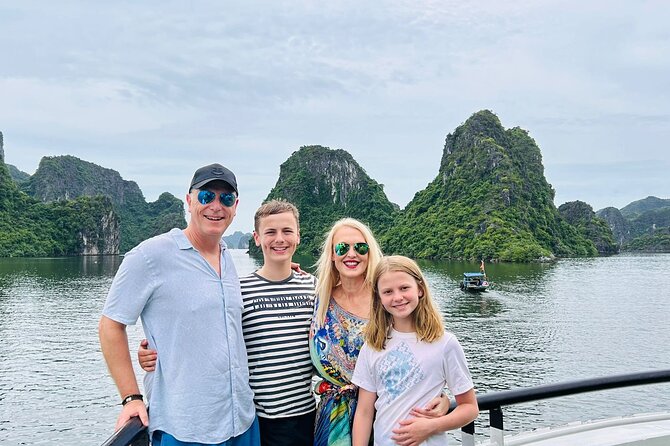 Hanoi : Halong Bay 7-Hour Luxury Cruise with Limousine Transfer - Jacuzzi, sunset party, and the ride back
