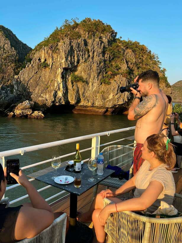 Hanoi: Lan Ha Bay -Cat Ba Island 1 or 2-Day on Luxury Cruise - Kayaking, caves, and a quick swim