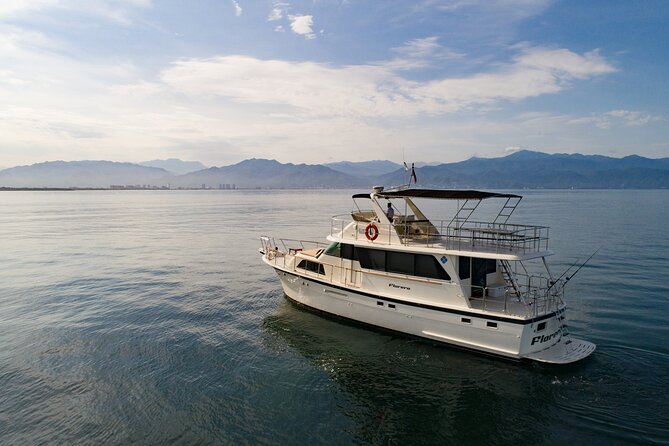 Hatteras 58-61' Luxury Yacht in Puerto Vallarta & Nuevo Nayarit - A private day on the waters of Puerto Vallarta