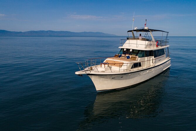 Hatteras 58-61' Luxury Yacht in Puerto Vallarta & Nuevo Nayarit - Ceviche, guacamole, margaritas, and the open bar