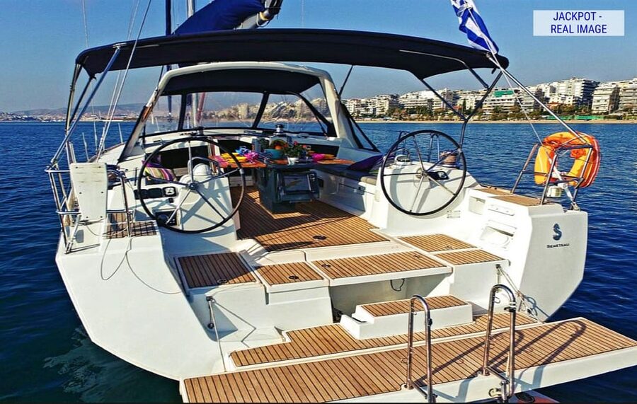 Heraklion: Dia Island Luxury Sailing Trip with Meal & Drinks - Should You Book This Sailing Trip?