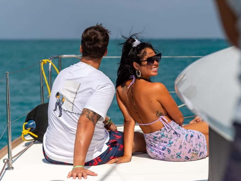 Heraklion: Luxury Catamaran Cruise to Dia Island with Lunch - What the $144 price really covers
