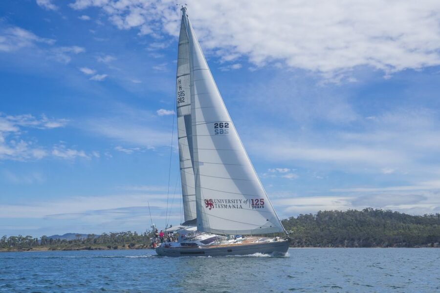 Hobart: Luxury Yacht Scenic Sailing Tour with Snacks - Who should book this yacht tour?