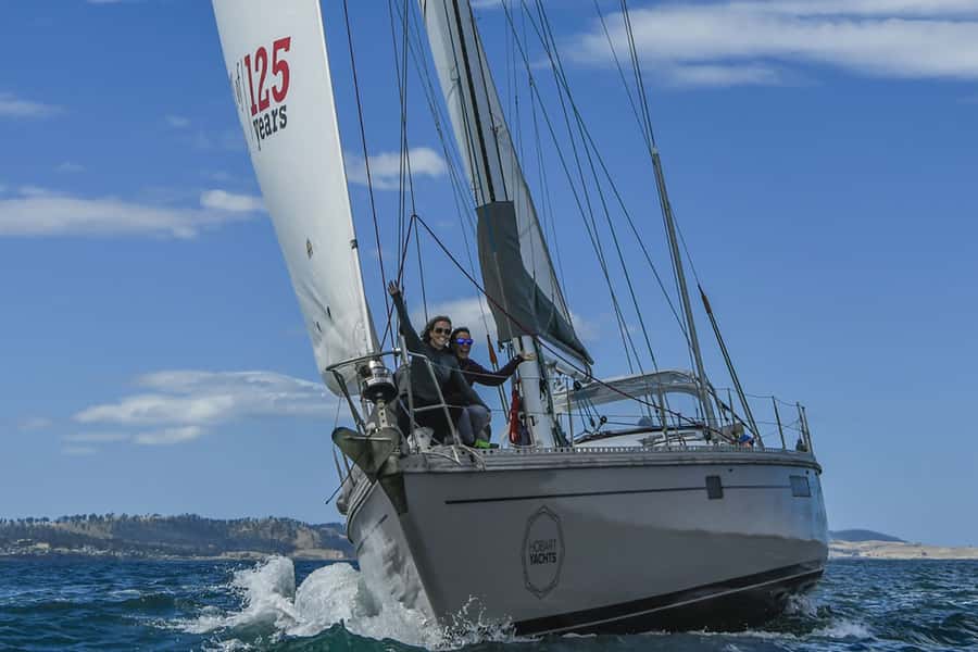 Hobart: Luxury Yacht Scenic Sailing Tour with Snacks - Three hours on the Derwent River