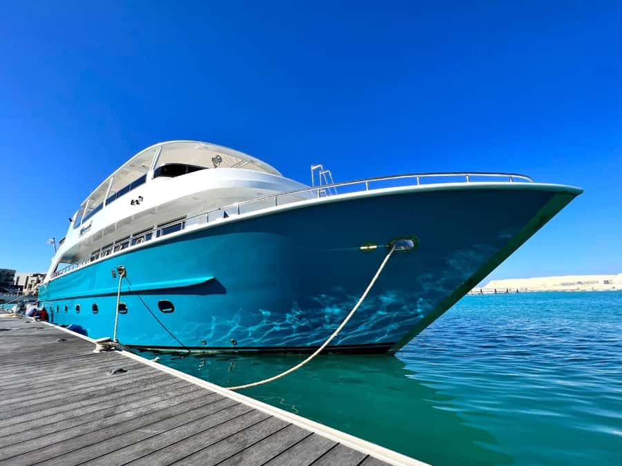 Hurghada: Luxury Private Yacht Trip with Lunch & Activities - Why a private yacht changes the Hurghada day