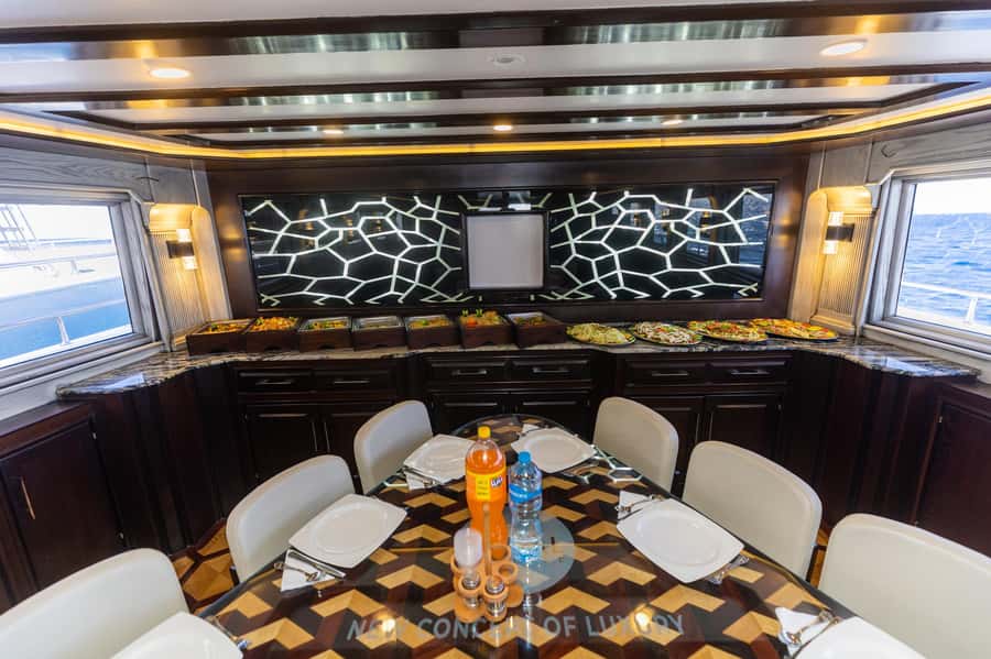 Hurghada: Luxury Private Yacht Trip with Lunch & Activities - Setting out across the Red Sea