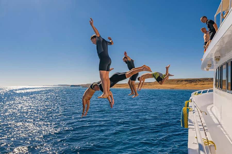 Hurghada: Luxury Private Yacht with Optional Lunch & Drinks - Who should book this yacht trip?