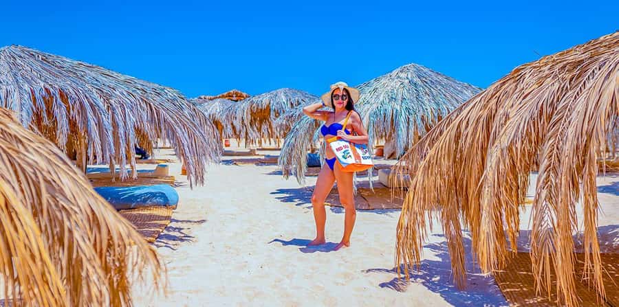 Hurghada: Paradise Island Yacht Cruise, Lunch & Snorkeling - Hotel pickup, marina timing, and resort coverage