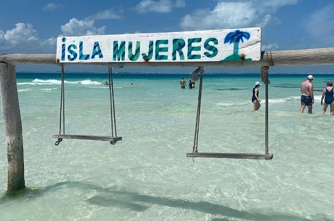 Isla Mujeres on luxury catamaran with snorkel, open bar and lunch - The return sail with music and an open bar