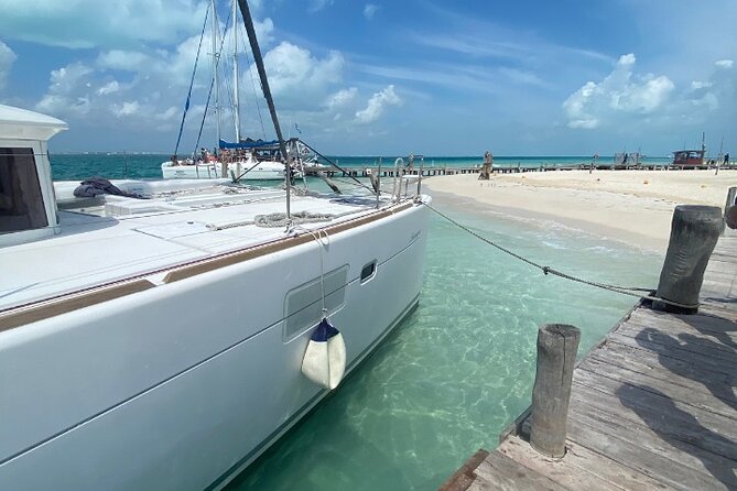 Isla Mujeres on luxury catamaran with snorkel, open bar and lunch - Five hours for Isla Mujeres your way