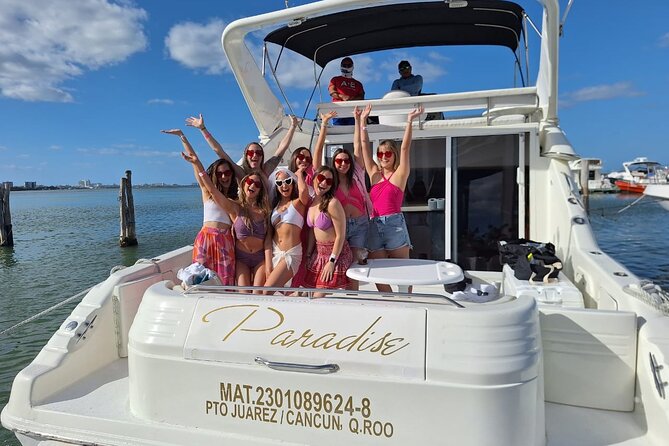 Isla Mujeres snorkeling tour on Exclusive 46ft Yacht in Cancun - Playa Norte from the water