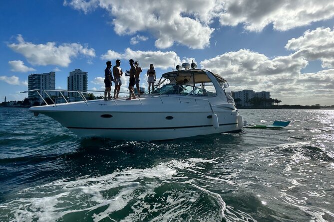 Island Fun Yacht Rental in Miami Beach - Choosing the right departure time