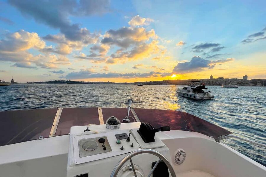 Istanbul: Bosphorus Cruise by Luxury Yacht - Bebek and the northern European shore