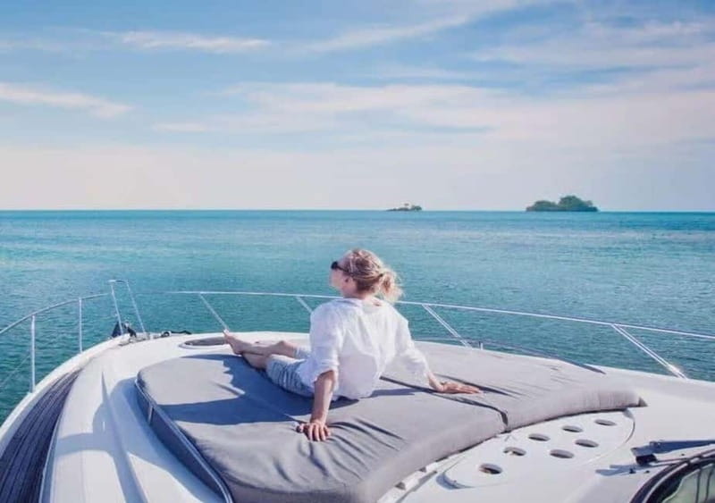 Istanbul: Bosphorus Morning or Sunset Yacht Tour with Snacks - Settling in aboard a 40-passenger yacht
