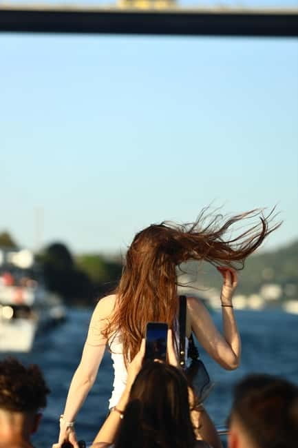 Istanbul: Bosphorus Private Guided Yacht Cruise with Snacks - Returning past Galata Bridge and Galataport