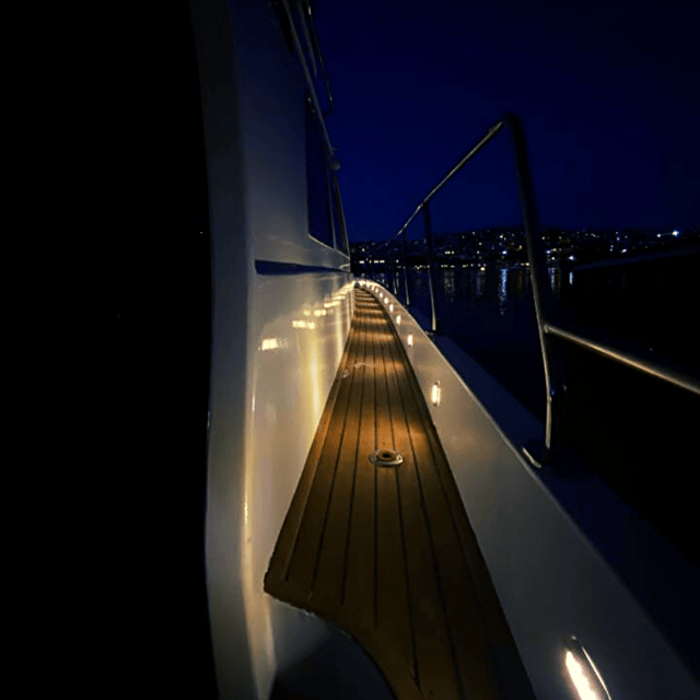 İstanbul: Bosphorus Private Yacht Cruise with Tea and Coffee - What the service seems to be like