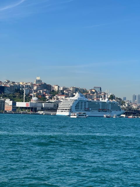 Istanbul: Bosphorus River Sunset Yacht Tour with Commentary - Dolmabahçe Palace and the European shore