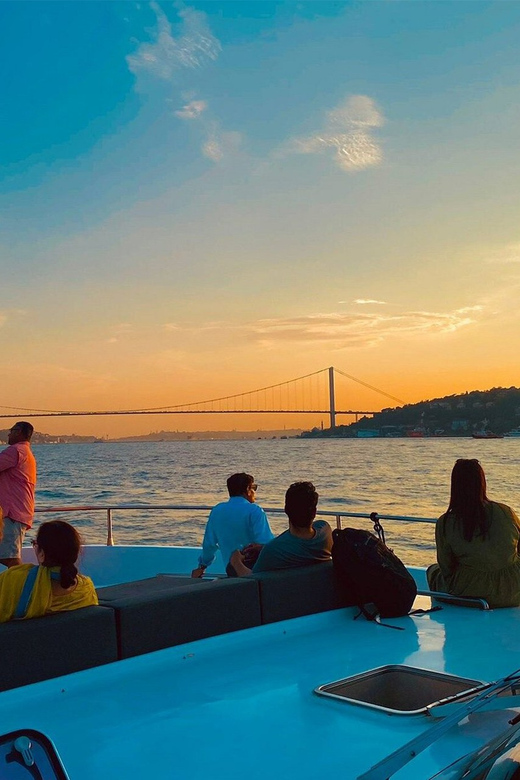 Istanbul: Bosphorus River Sunset Yacht Tour with Commentary - Booking details that affect the value