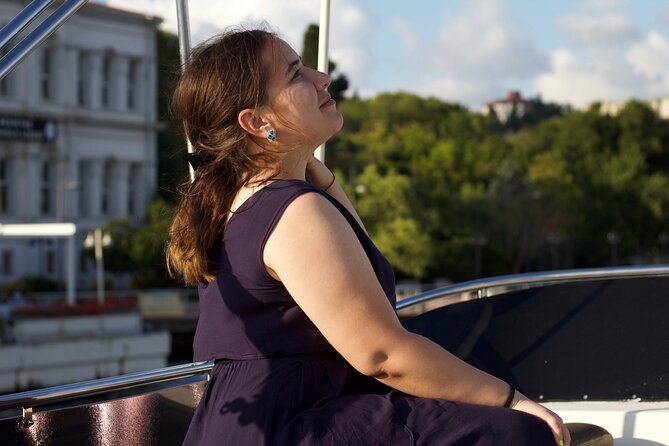 Istanbul Bosphorus Sunset Cruise on a Luxurious Yacht - Anadoluhisarı and Küçüksu Palace