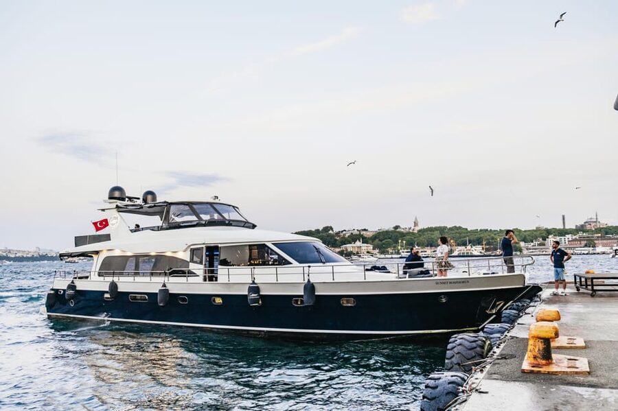 Istanbul: Bosphorus Sunset Cruise on a Luxury Yacht - Starting in Karaköy and passing Galataport