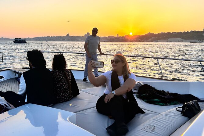 Istanbul Bosphorus Sunset Cruise on the Luxury Yacht - Rumeli Fortress and the Fatih Sultan Mehmet Bridge