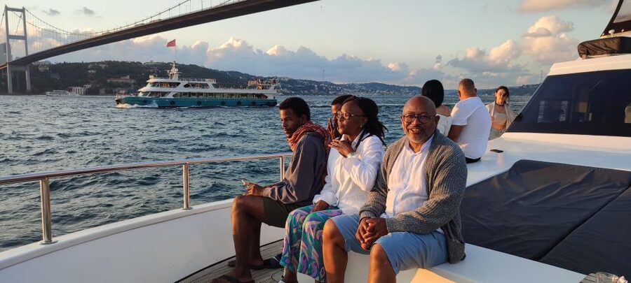 Istanbul: Bosphorus Sunset Cruise on Yacht with Live Guide - Ortaköy Mosque and the bridge crossing