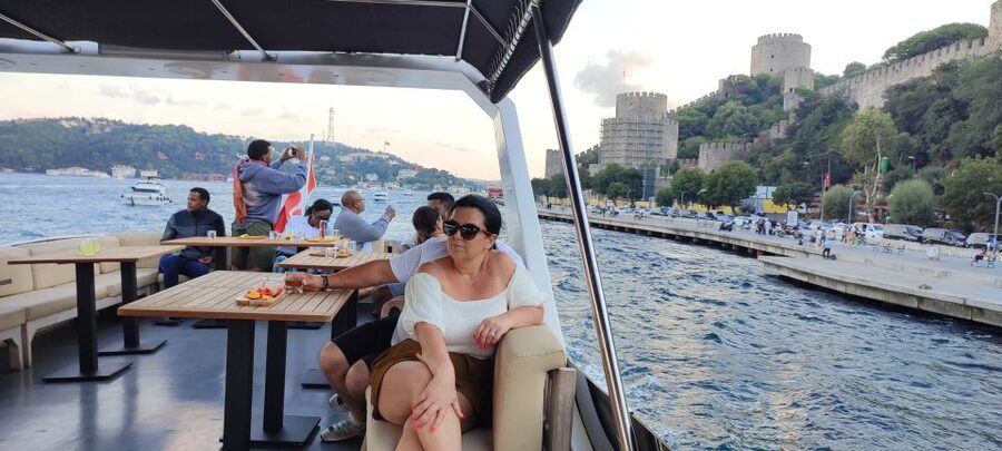Istanbul: Bosphorus Sunset Cruise on Yacht with Live Guide - Topkapı Palace, Galata Bridge, and the old city return