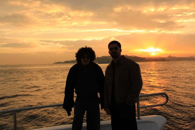 Istanbul: Bosphorus Sunset or Night Yacht Cruise & Transfers - Refreshments, seating, and service