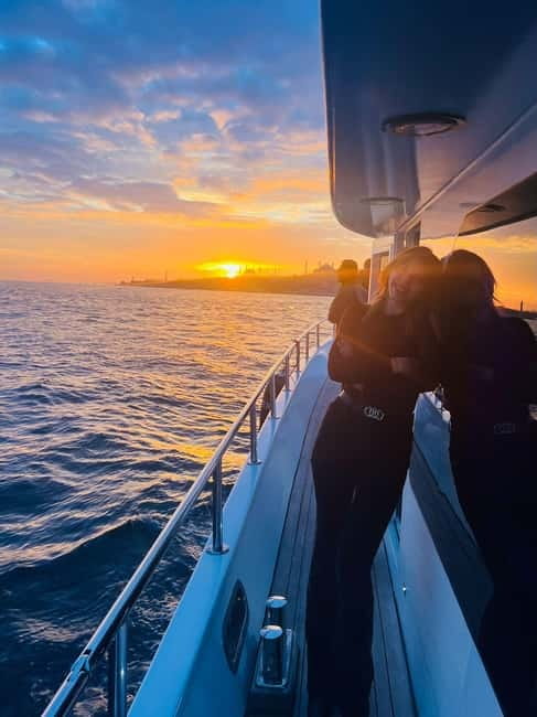 Istanbul: Bosphorus Sunset or Night Yacht Cruise & Transfers - What happens from pickup to the yacht
