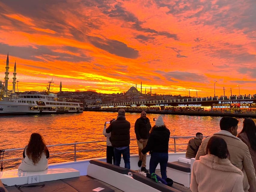 Istanbul: Bosphorus Sunset Yacht Cruise with Live Guide - Returning through the Golden Horn