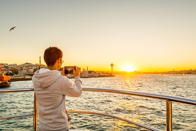 Istanbul Bosphorus Sunset Yacht Cruise with Snack and Refreshment - Why a sunset yacht is a smart way to see Istanbul
