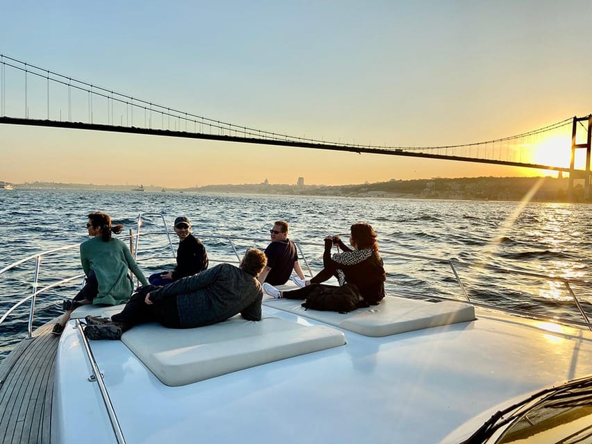 Istanbul: Bosphorus Yacht Cruise at Sunset with Snacks - Sunset, Maiden’s Tower, and the return view