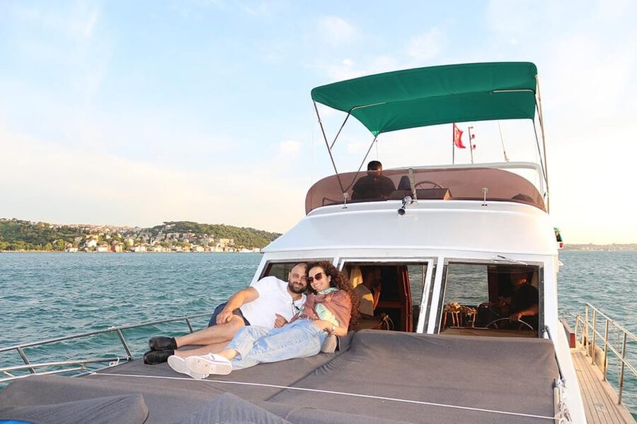 Istanbul: Bosphorus Yacht Cruise at Sunset with Snacks - Boarding the yacht and finding your best seat