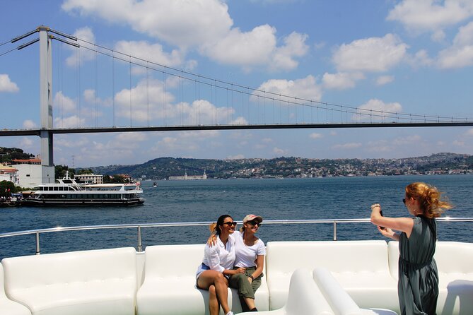 Istanbul Bosphorus Yacht Experience – Asian Side Visit in Kanlica - The Kanlıca stop on the Asian side