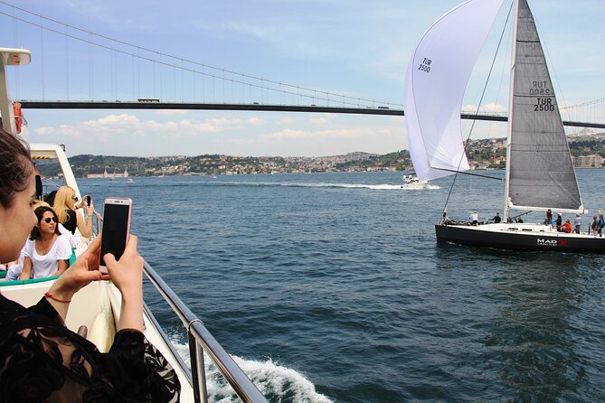 Istanbul Bosphorus Yacht Experience – Asian Side Visit in Kanlica - Food, seating, and onboard comfort