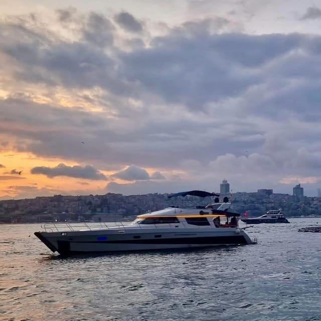 Istanbul: Daytime Bosphorus Yacht Cruise with Fruit & Snacks - A quiet start beside Karaköy
