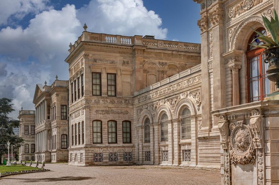 Istanbul: Dolmabahce Palace Tour and Bosphorus Yacht Cruise - Food, timing, and the $159 price