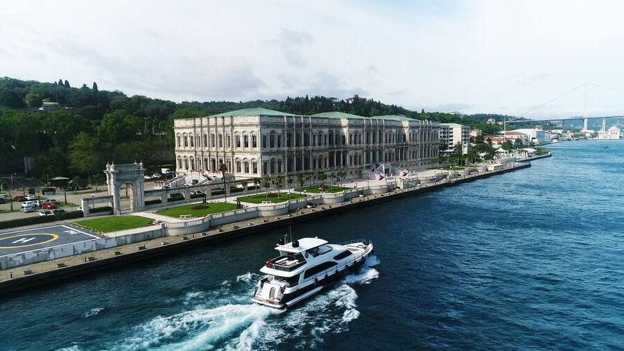 Istanbul: Dolmabahce Palace Tour and Bosphorus Yacht Cruise - Rumeli Fortress and the northern Bosphorus