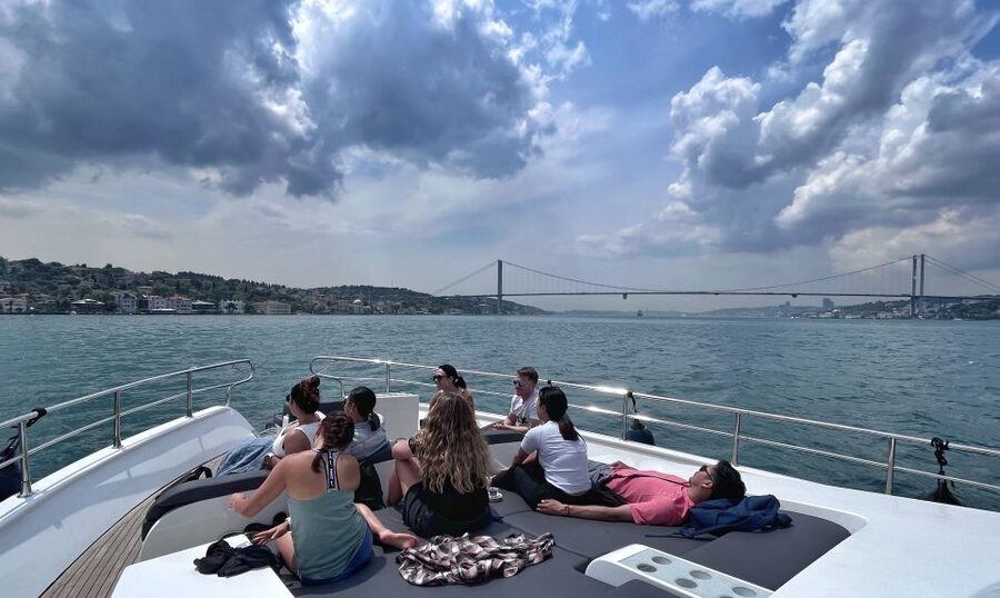Istanbul: Dolmabahce Palace Tour and Bosphorus Yacht Cruise - Kanlica and the famous yogurt stop