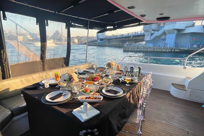 Istanbul: Luxury Private Yacht Cruise on the Bosphorus - Extending to two or three hours