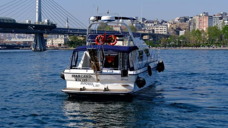 Istanbul: Luxury Yacht on Bosphorus - Leaving from Eminönü or Karaköy