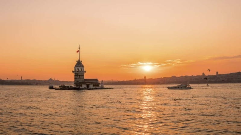 Istanbul: Luxury Yacht on Bosphorus - Practical limits and comfort concerns