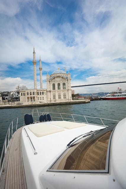 Istanbul: Luxury Yacht Tour at Sunset w Snacks - The timing and route questions to settle
