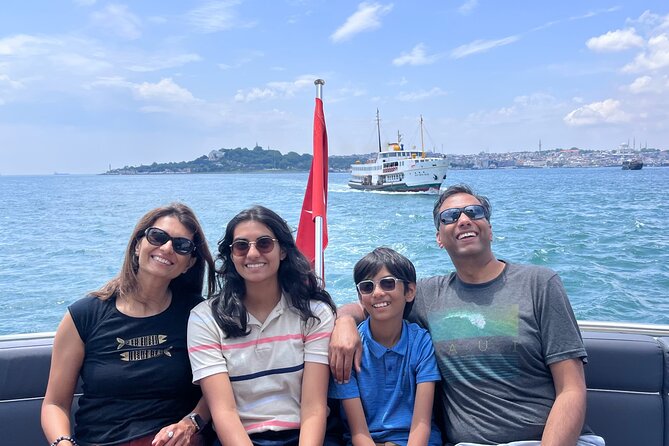 Istanbul Private Bosphorus Breakfast Cruise on Yacht - Following the Bosphorus Toward Kabataş