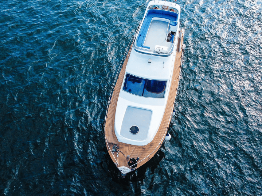 Istanbul: Private Bosphorus Tour On Luxury Yacht - From Anatolian Fortress to Küçüksu Palace