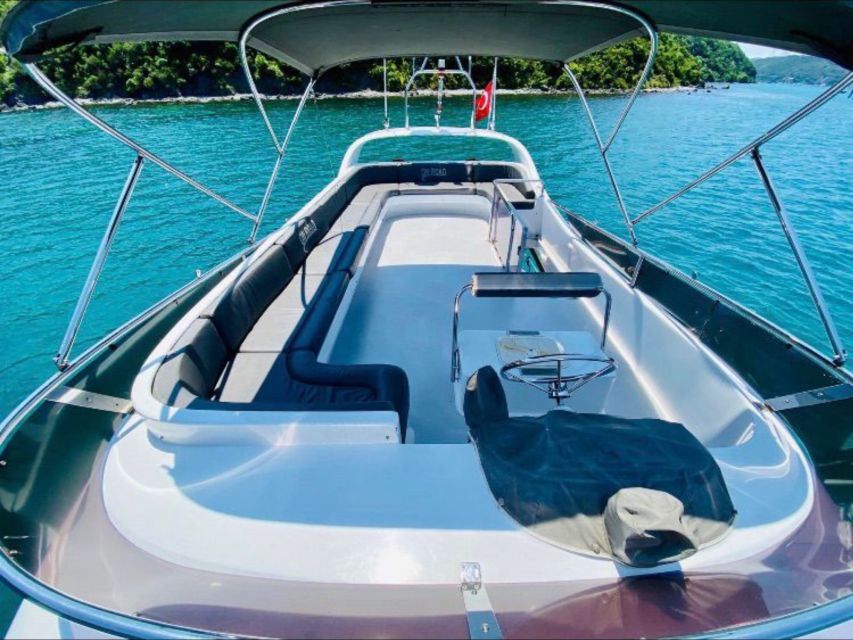 Istanbul: Private Bosphorus Tour On Luxury Yacht - Dolmabahçe, Çırağan, and Ortaköy on the return