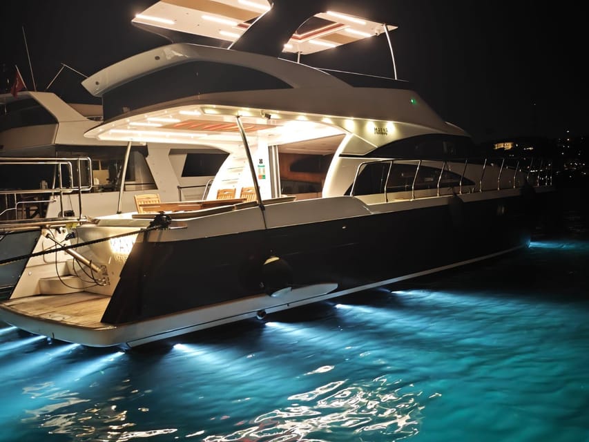 Istanbul: Private Bosphorus Yacht with Tour Guide and Snacks - Galata Bridge and the working waterfront