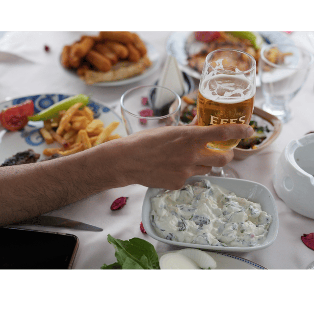 İstanbul:Private Luxury Yacht on Bosphorus 14 Meter(46 feet) - Adding food, transfers, decoration, or a guide
