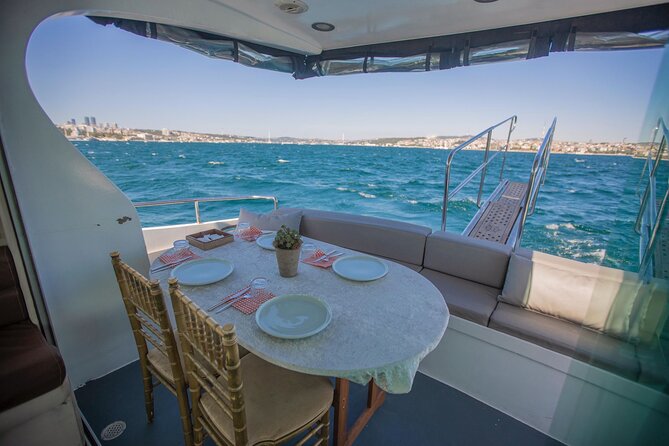 Istanbul Private Luxury Yacht on Bosphorus 14 mt 46feet - Suada, Kuleli, and Beylerbeyi on the Asian shore